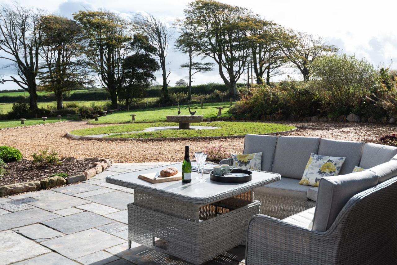 Bed and Breakfast Trevidgeowe Farmhouse à Bodmin Extérieur photo